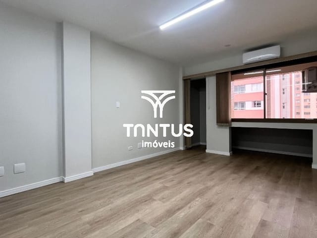 Sala para alugar, no bairro Centro em Curitiba