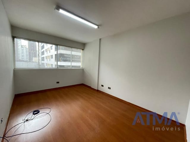 Sala à venda, no bairro Centro em Curitiba