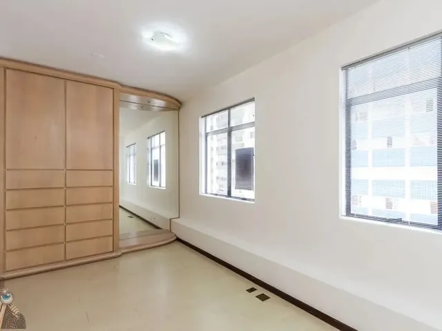 Sala à venda, no bairro Água Verde em Curitiba