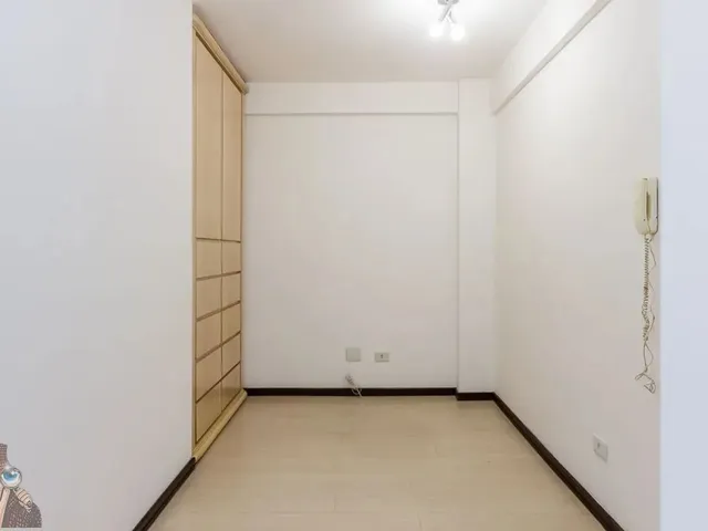 Sala à venda, no bairro Água Verde em Curitiba
