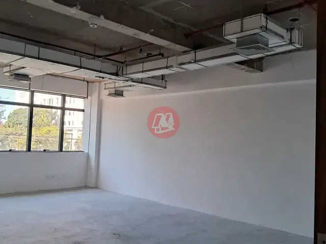 Sala com 48m², para alugar, no bairro Auxiliadora em Porto Alegre