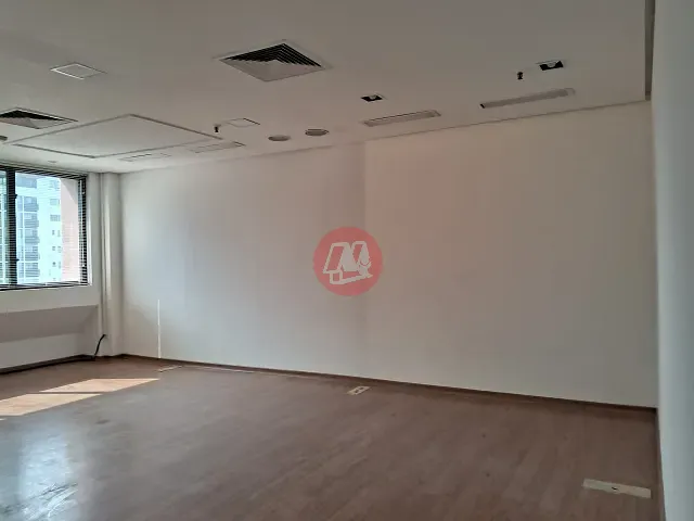 Sala com 40m², para alugar, no bairro Auxiliadora em Porto Alegre