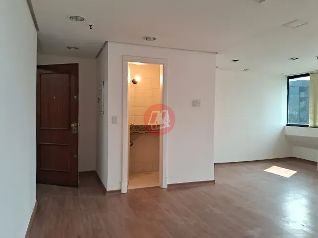 Sala com 40m², para alugar, no bairro Auxiliadora em Porto Alegre