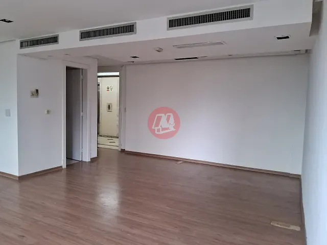 Sala com 40m², para alugar, no bairro Auxiliadora em Porto Alegre