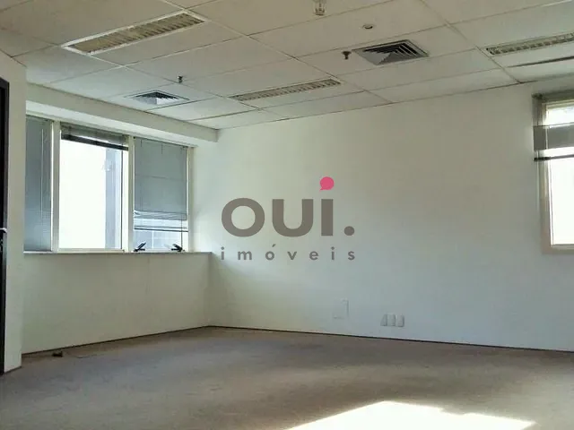 Sala à venda ou para alugar, no bairro Vila Olímpia em São Paulo