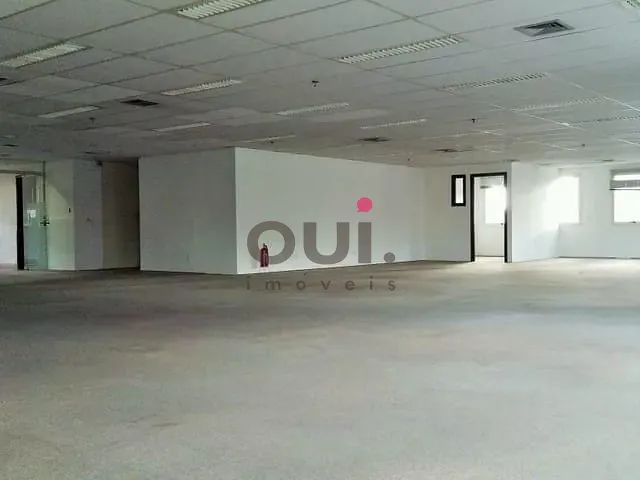 Sala à venda ou para alugar, no bairro Vila Olímpia em São Paulo