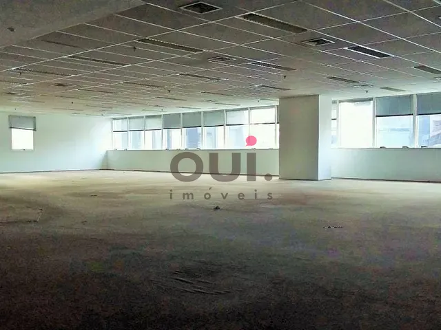 Sala à venda ou para alugar, no bairro Vila Olímpia em São Paulo