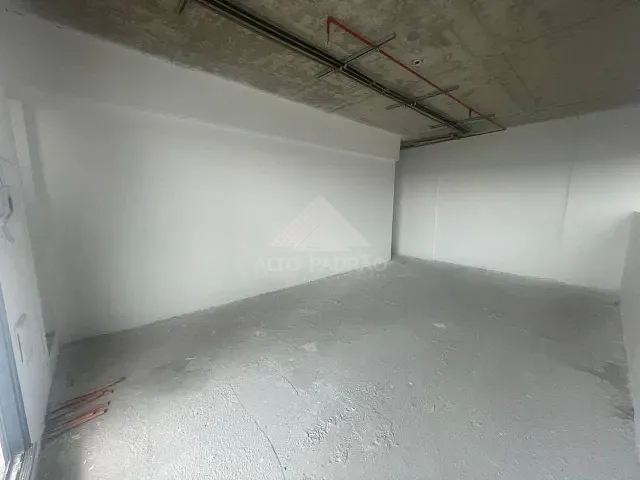 Sala com 36m², para alugar, no bairro Vila Bocaina em Mauá