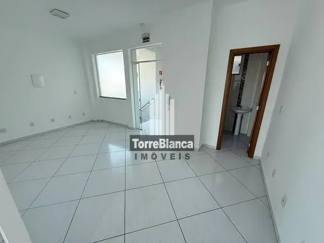 Sala com 65m², para alugar, no bairro Centro em Ponta Grossa