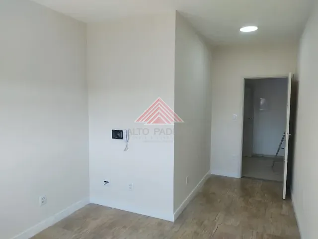 Sala com 13m², para alugar, no bairro Matriz em Mauá