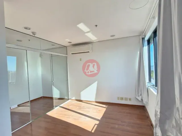 Sala à venda, no bairro Praia de Belas em Porto Alegre