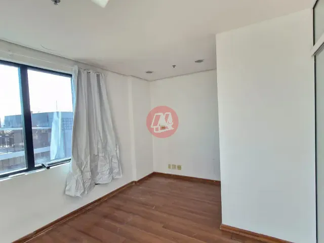Sala à venda, no bairro Praia de Belas em Porto Alegre