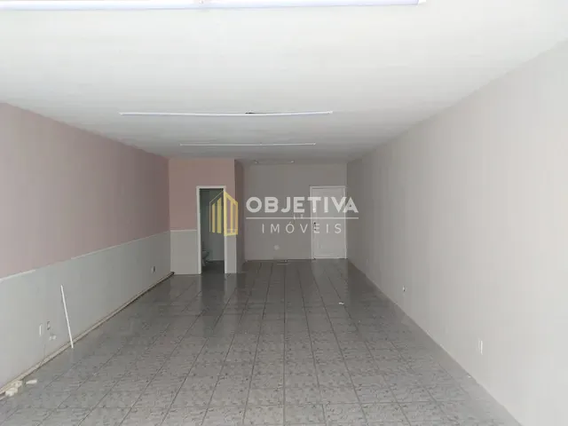 Sala com 60m², para alugar, no bairro Petrópolis em Porto Alegre