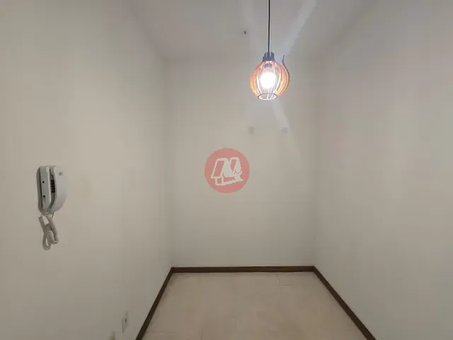 Sala com 53m², para alugar, no bairro Petrópolis em Porto Alegre