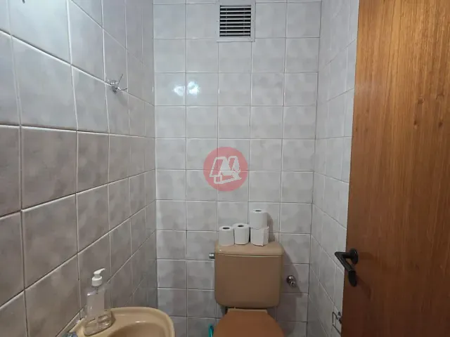Sala com 53m², para alugar, no bairro Petrópolis em Porto Alegre