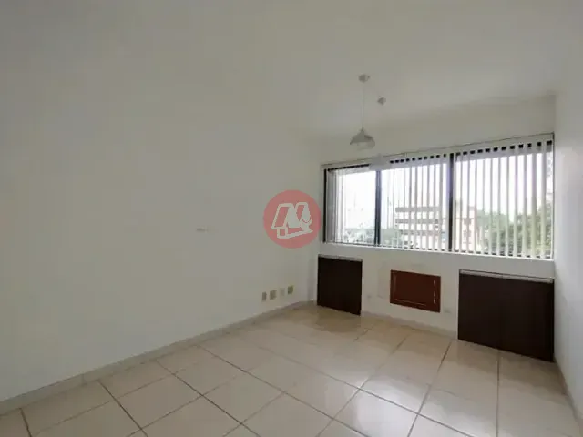 Sala com 68m², à venda ou para alugar, no bairro Petrópolis em Porto Alegre