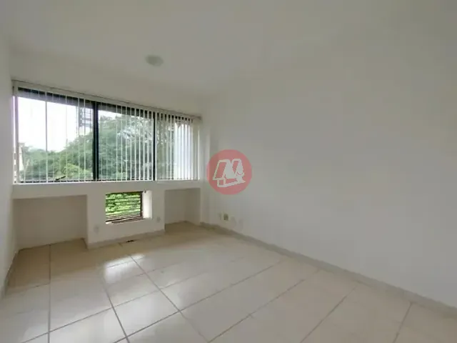 Sala com 68m², à venda ou para alugar, no bairro Petrópolis em Porto Alegre