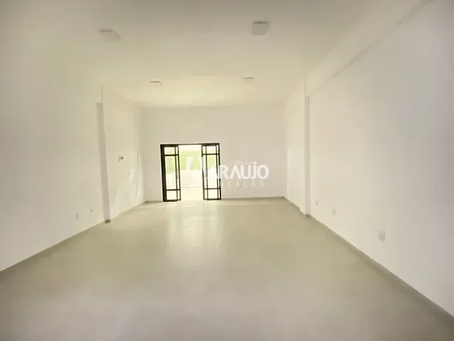 Sala com 57m², para alugar, no bairro Centro em Itajaí