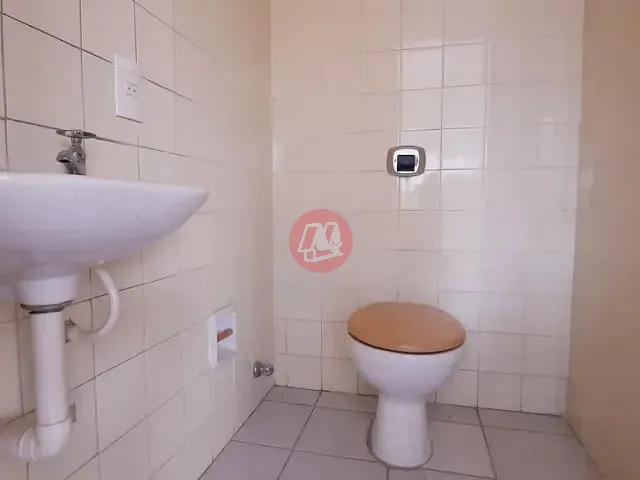 Sala com 42m², para alugar, no bairro Auxiliadora em Porto Alegre