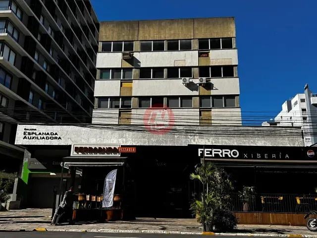 Sala com 42m², para alugar, no bairro Auxiliadora em Porto Alegre