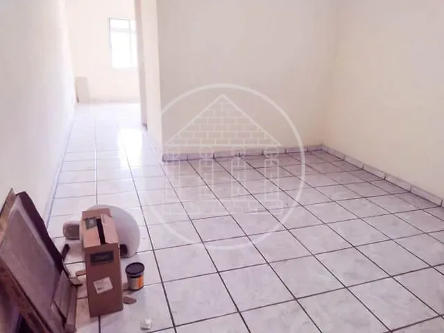 Sala para alugar, no bairro Parque Alto do Rio Bonito em São Paulo