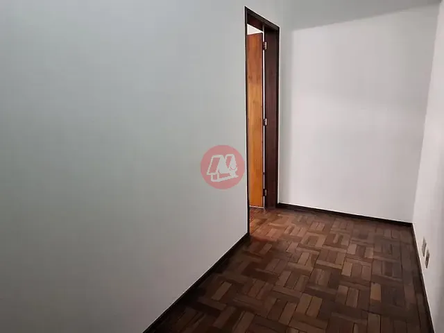 Sala com 32m², para alugar, no bairro Auxiliadora em Porto Alegre