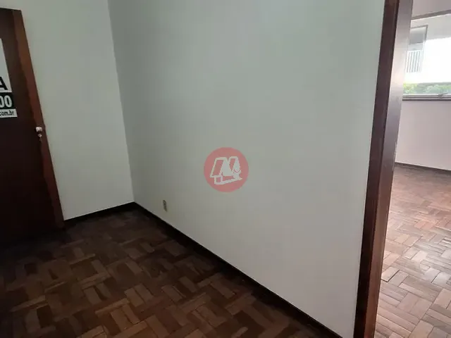 Sala com 32m², para alugar, no bairro Auxiliadora em Porto Alegre