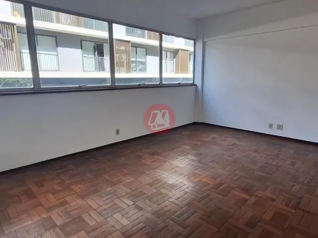 Sala com 32m², para alugar, no bairro Auxiliadora em Porto Alegre