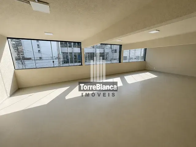 Sala com 81m², para alugar, no bairro Centro em Ponta Grossa