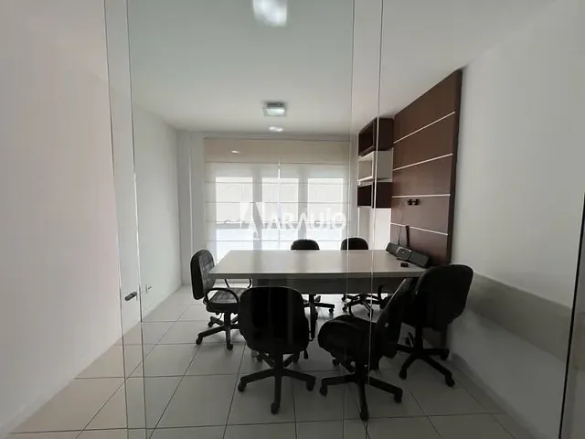 Sala para alugar, no bairro Centro em Itajaí