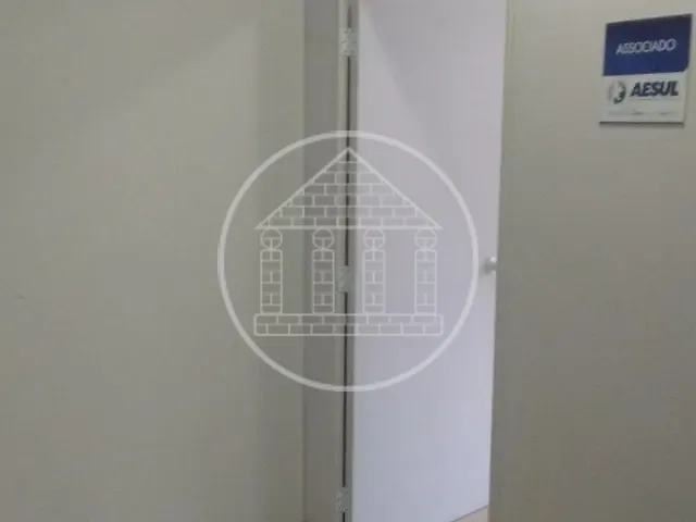 Sala com 40m², para alugar, no bairro Cidade Dutra em São Paulo