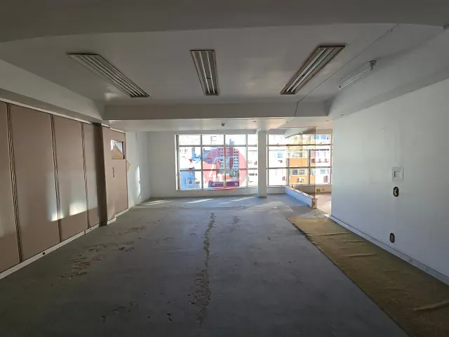 Sala para alugar, no bairro Centro Histórico em Porto Alegre