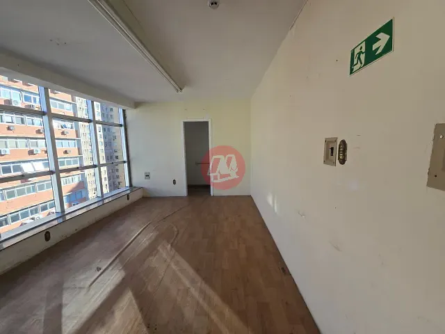 Sala para alugar, no bairro Centro Histórico em Porto Alegre