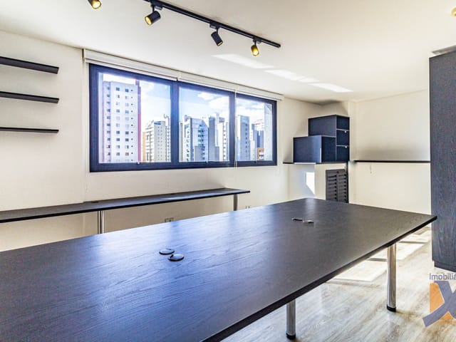 Sala para alugar, no bairro Água Verde em Curitiba