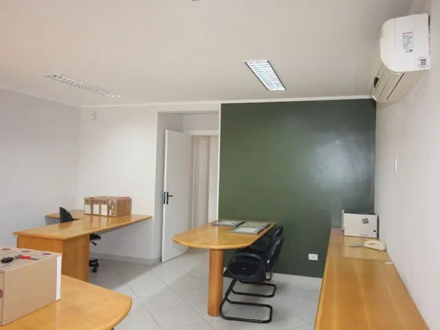 Sala à venda, no bairro Mercês em Curitiba