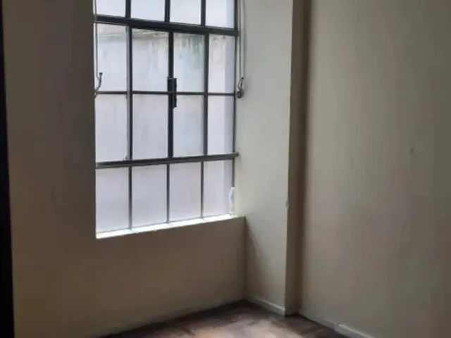 Sala com 21m², para alugar, no bairro Centro em Curitiba