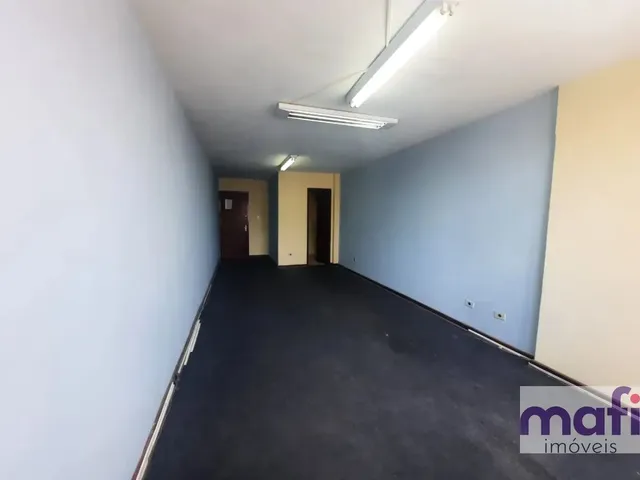 Sala com 40m², para alugar, no bairro Centro em Curitiba