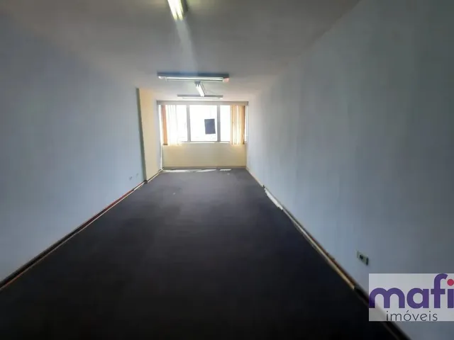 Sala com 40m², para alugar, no bairro Centro em Curitiba