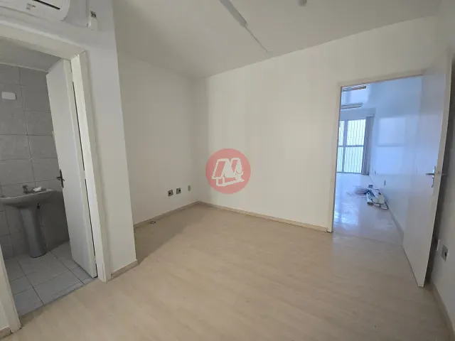 Sala com 53m², para alugar, no bairro Azenha em Porto Alegre