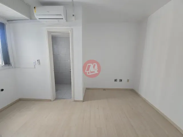 Sala com 53m², para alugar, no bairro Azenha em Porto Alegre