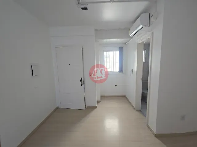Sala com 53m², para alugar, no bairro Azenha em Porto Alegre