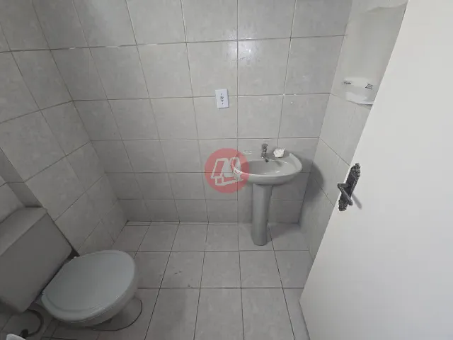 Sala com 53m², para alugar, no bairro Azenha em Porto Alegre