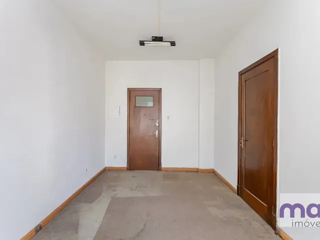 Sala com 50m² 1 quarto e 1 banheiro, para alugar, no bairro Centro em Curitiba