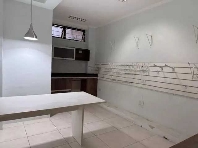 Sala à venda, no bairro Mercês em Curitiba