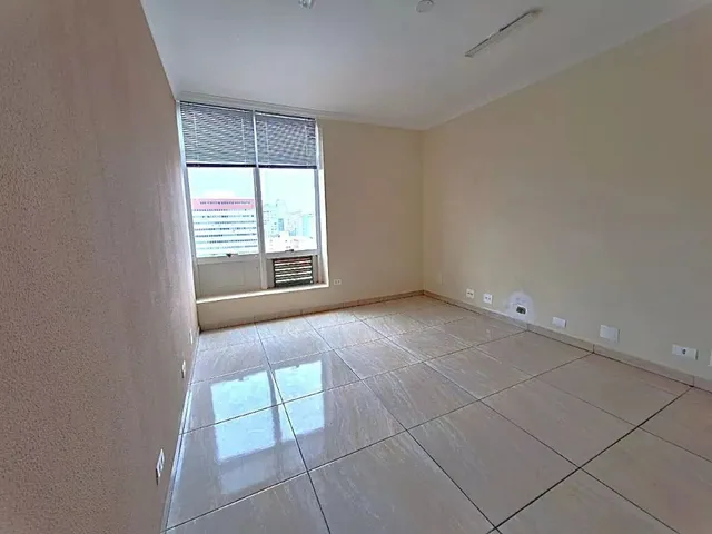 Sala à venda, no bairro Centro em Curitiba