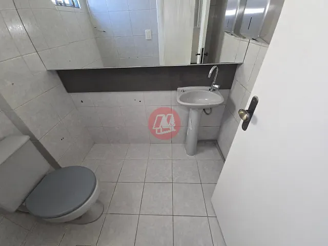 Sala com 53m², para alugar, no bairro Azenha em Porto Alegre