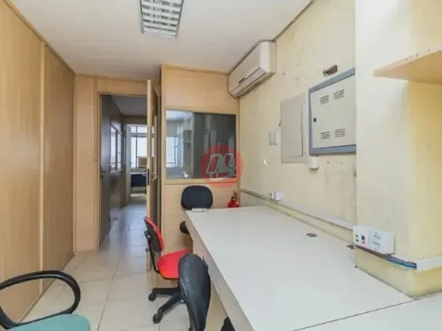 Sala com 207m², à venda ou para alugar, no bairro Centro Histórico em Porto Alegre