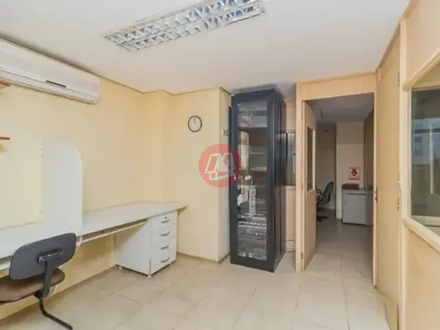 Sala com 207m², à venda ou para alugar, no bairro Centro Histórico em Porto Alegre