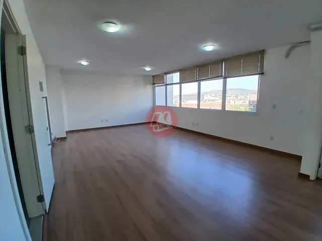 Sala para alugar, no bairro Três Figueiras em Porto Alegre