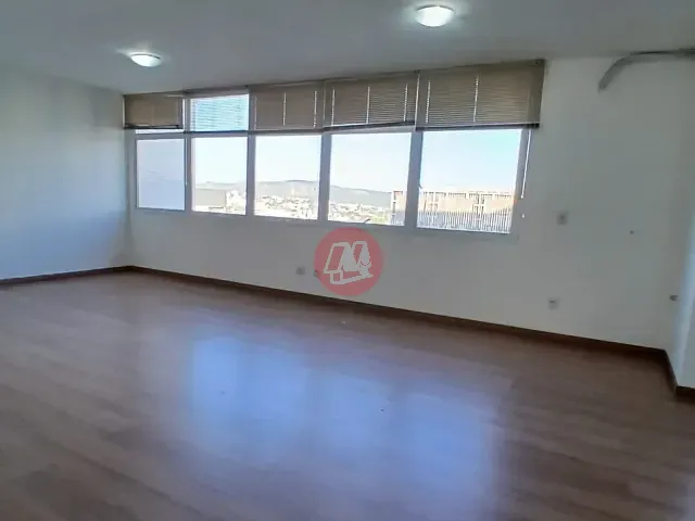 Sala para alugar, no bairro Três Figueiras em Porto Alegre